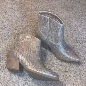 NEW Women’s Gold Sparkly Rhinestone Cowgirl Zip Ankle Boots with Heel Size 8